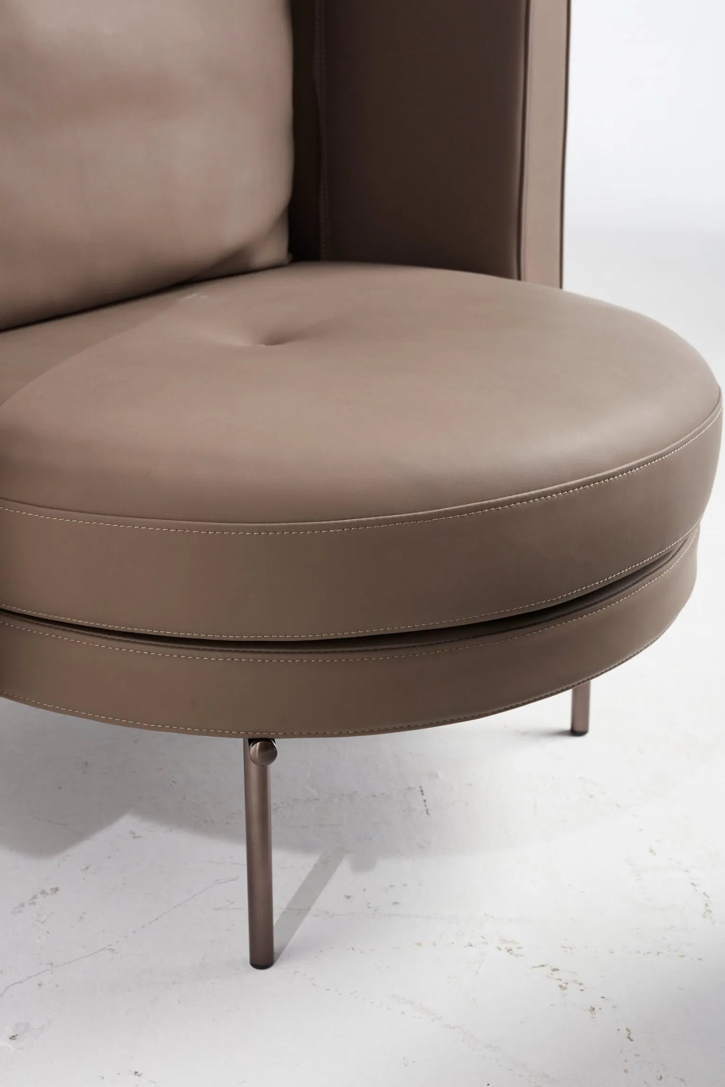 ORRO Chair x Ottoman