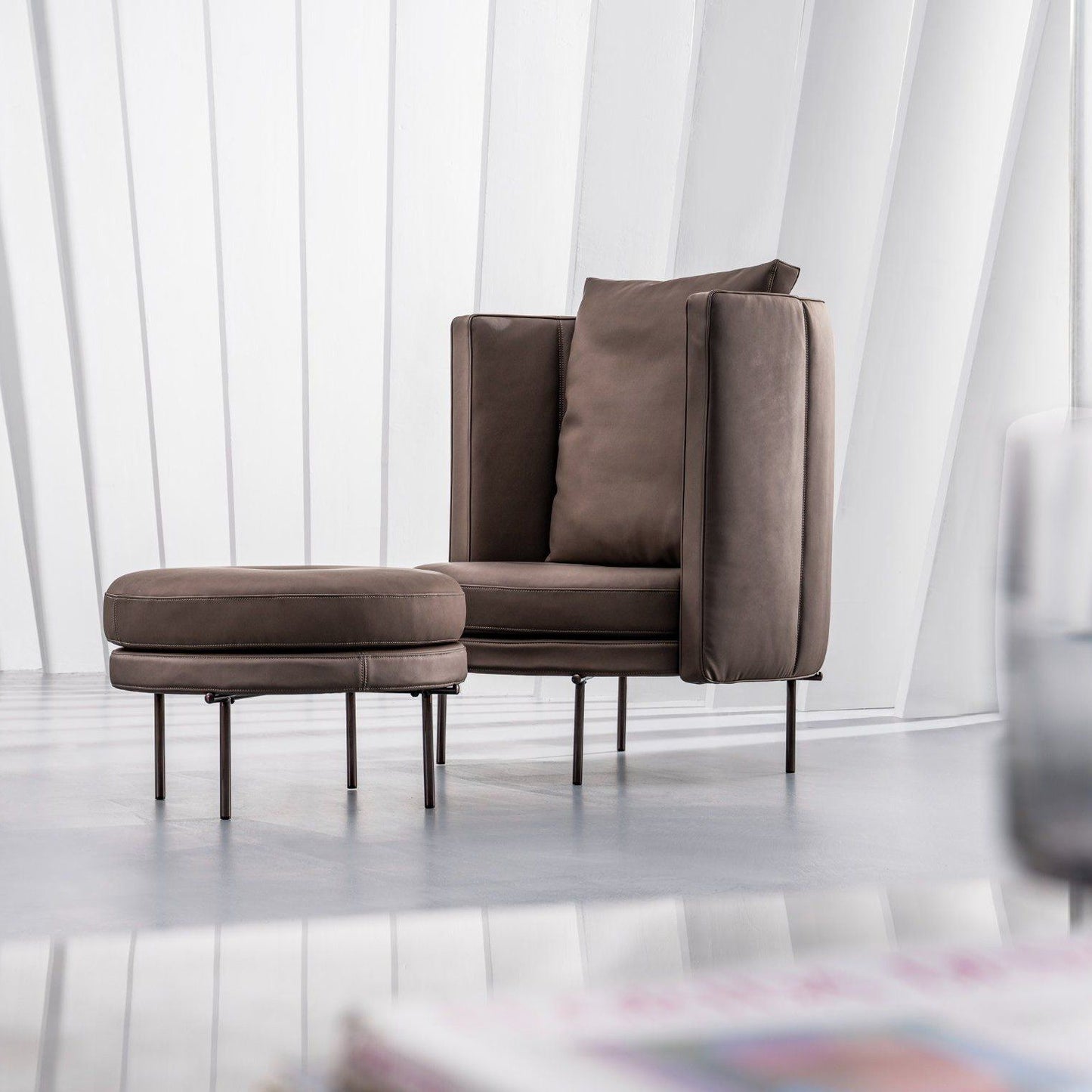 ORRO Chair x Ottoman