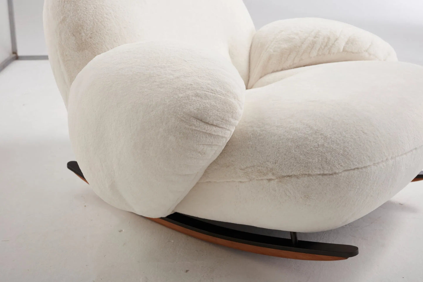ORRO Fluffy Rocking Chair