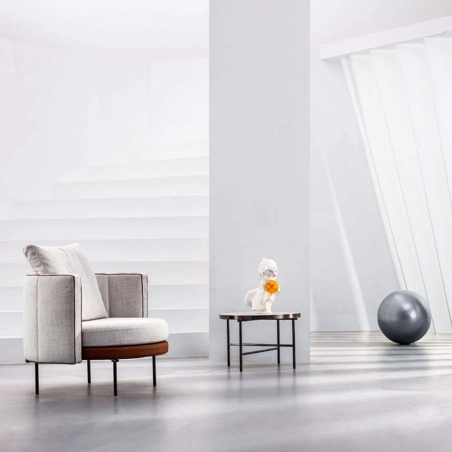 ORRO Nostalgia Accent Chair