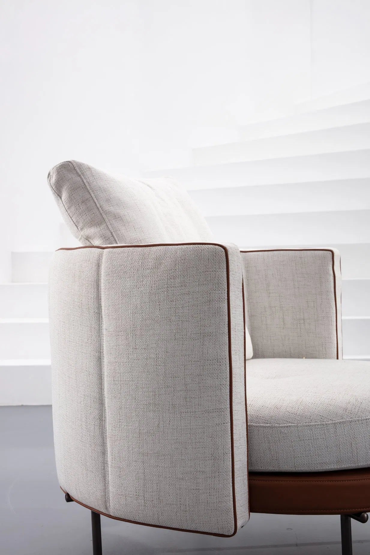 ORRO Nostalgia Accent Chair