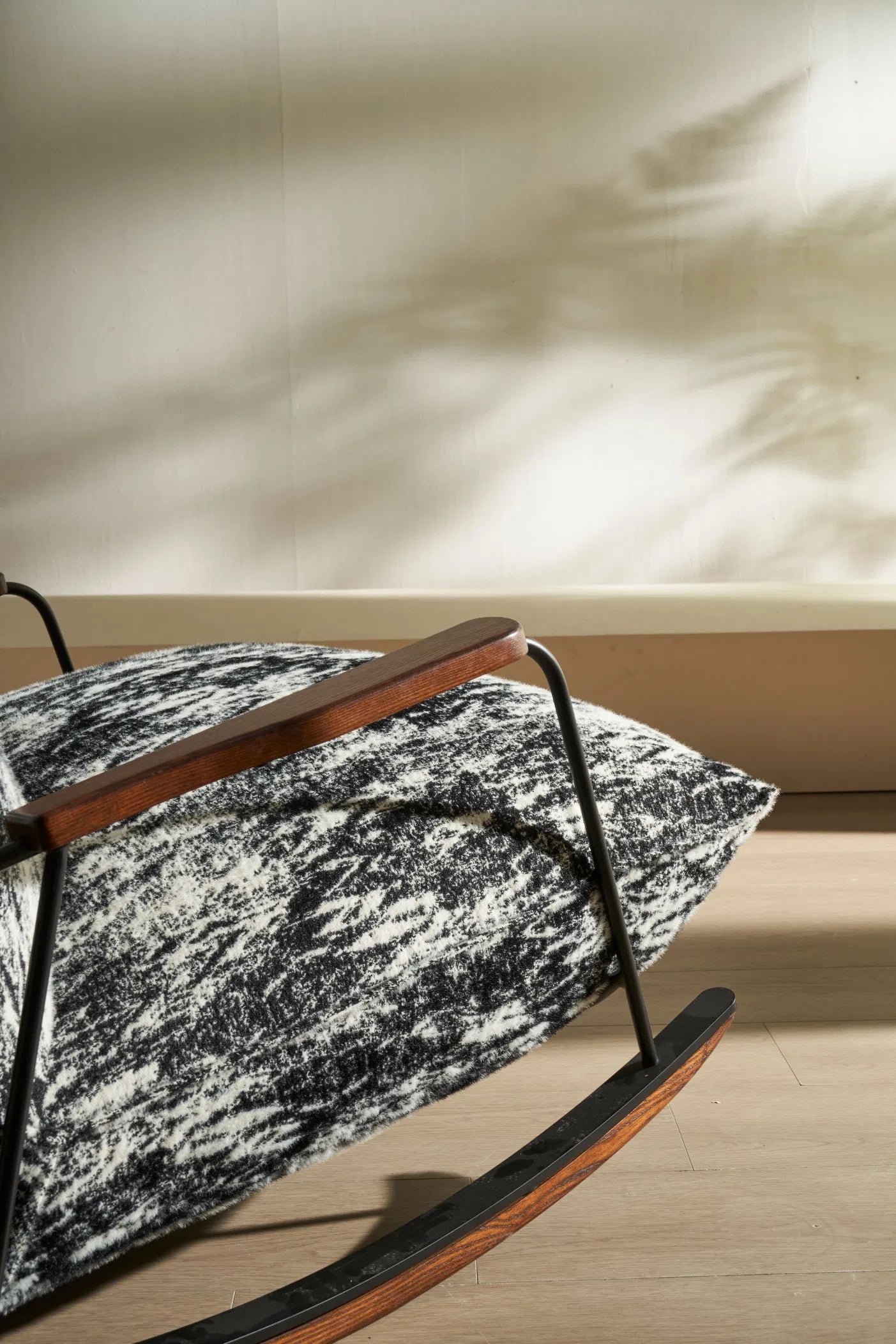 ORRO B&W Rocking Chair