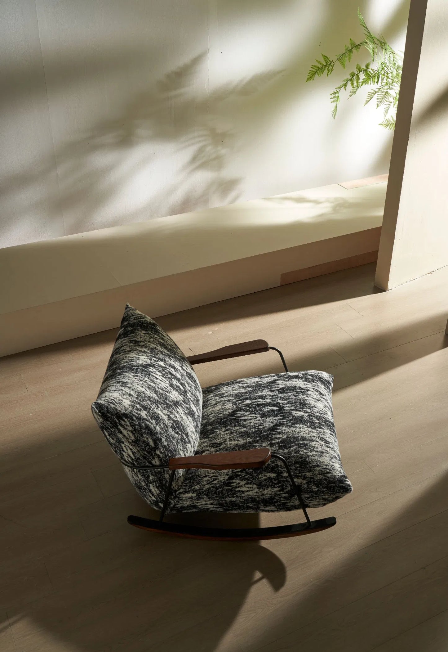 ORRO B&W Rocking Chair