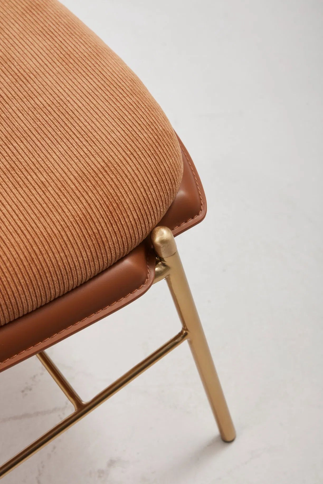 ORRO Saddle Accent Chair