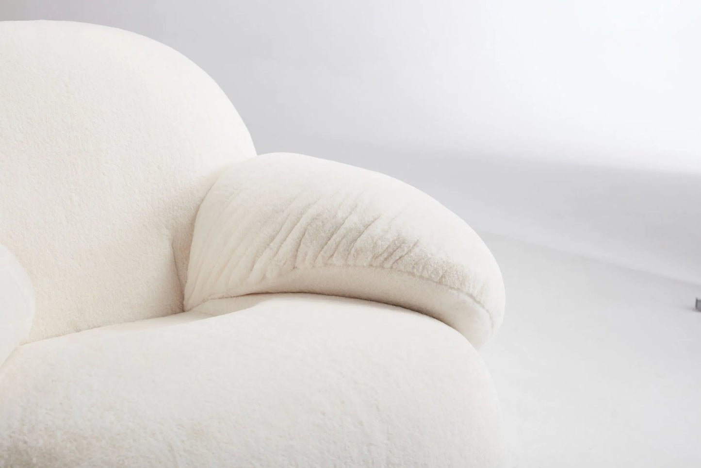 ORRO Fluffy Accent Chair